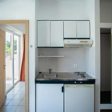Aparthotel Mati Blue - Budget Accomodation *