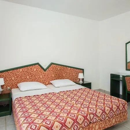 Mati Blue - Budget Accomodation Aparthotel